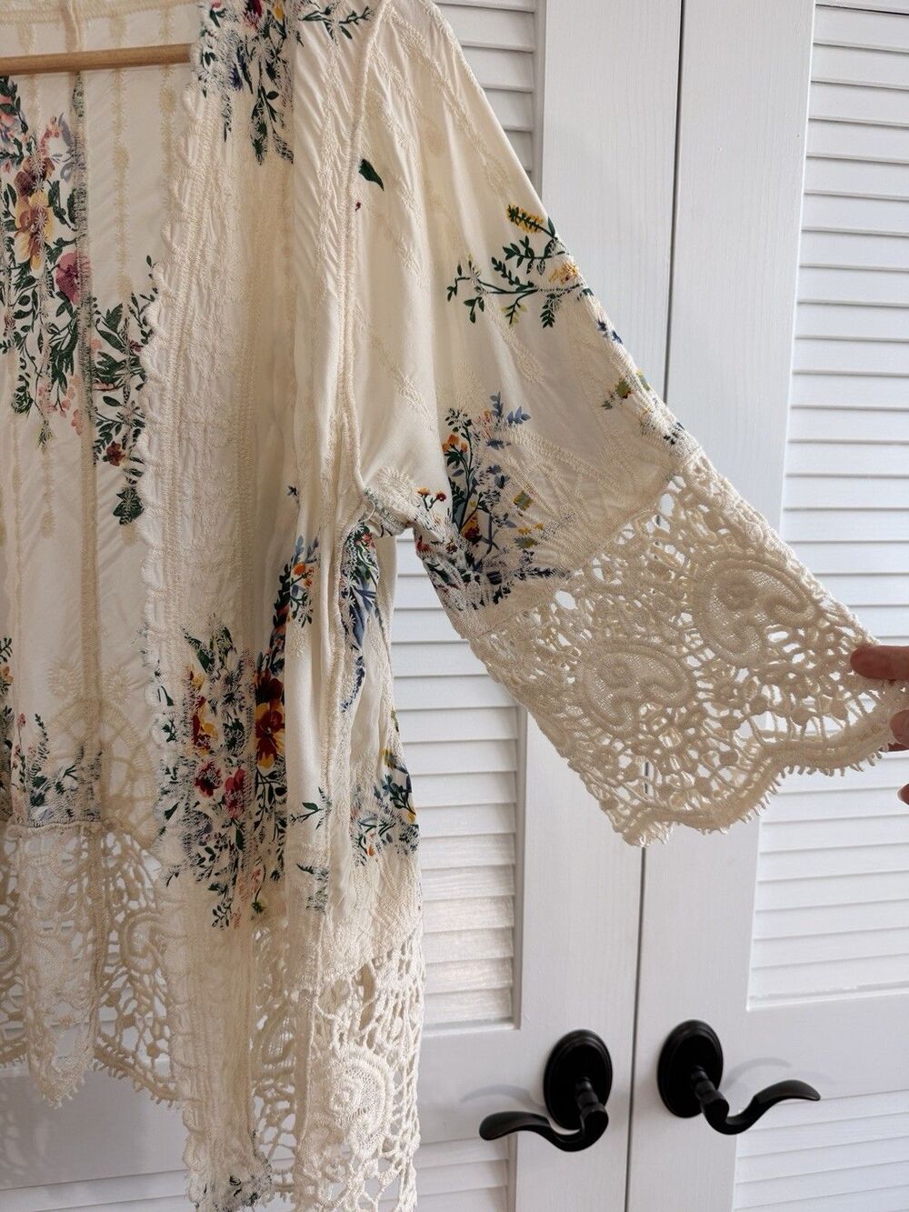 Solitaire XL Floral Crochet Lace Kimono Cardigan Boho Open Front Duster White - Picture 3 of 11